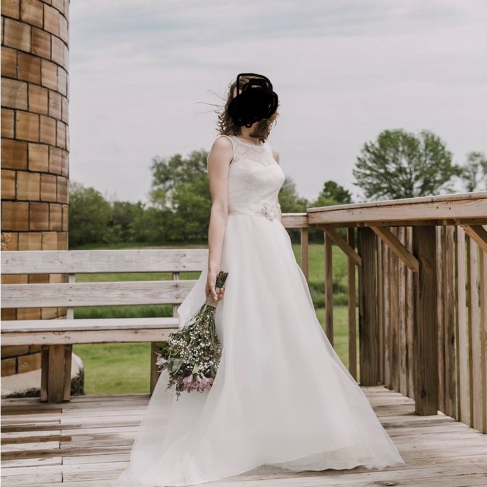David’s Bridal wedding dress WG3711